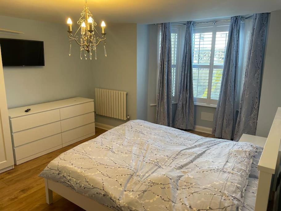 Lovely 1 Bedroom Flat In ברודסטיירס מראה חיצוני תמונה